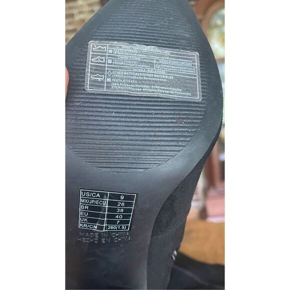 FOREVER 21 Faux  Black Suede Pointed toe  heeled boots - Picture 6 of 9